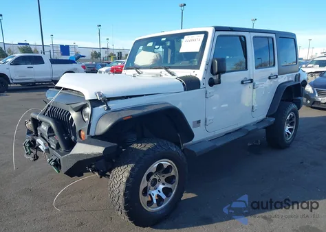 2013 Jeep Wrangler Unlimited Sahara z USA, uszkodzony, nr VIN 1C4HJWEG0DL546620